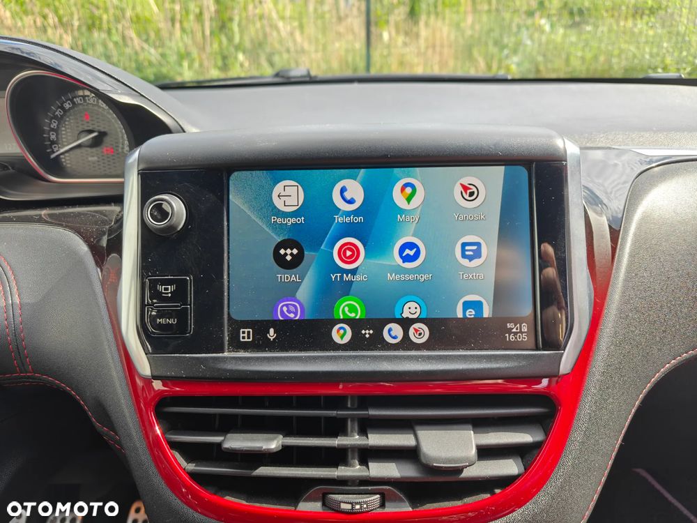 Peugeot 208 GTI 200 THP - 11