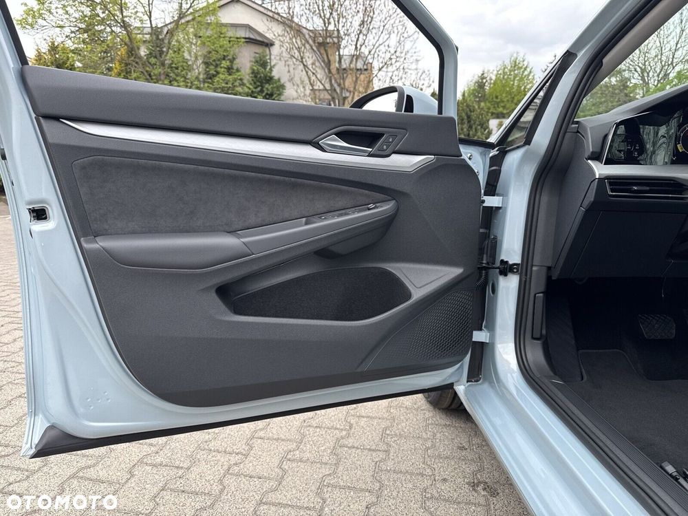 Volkswagen Golf - 11