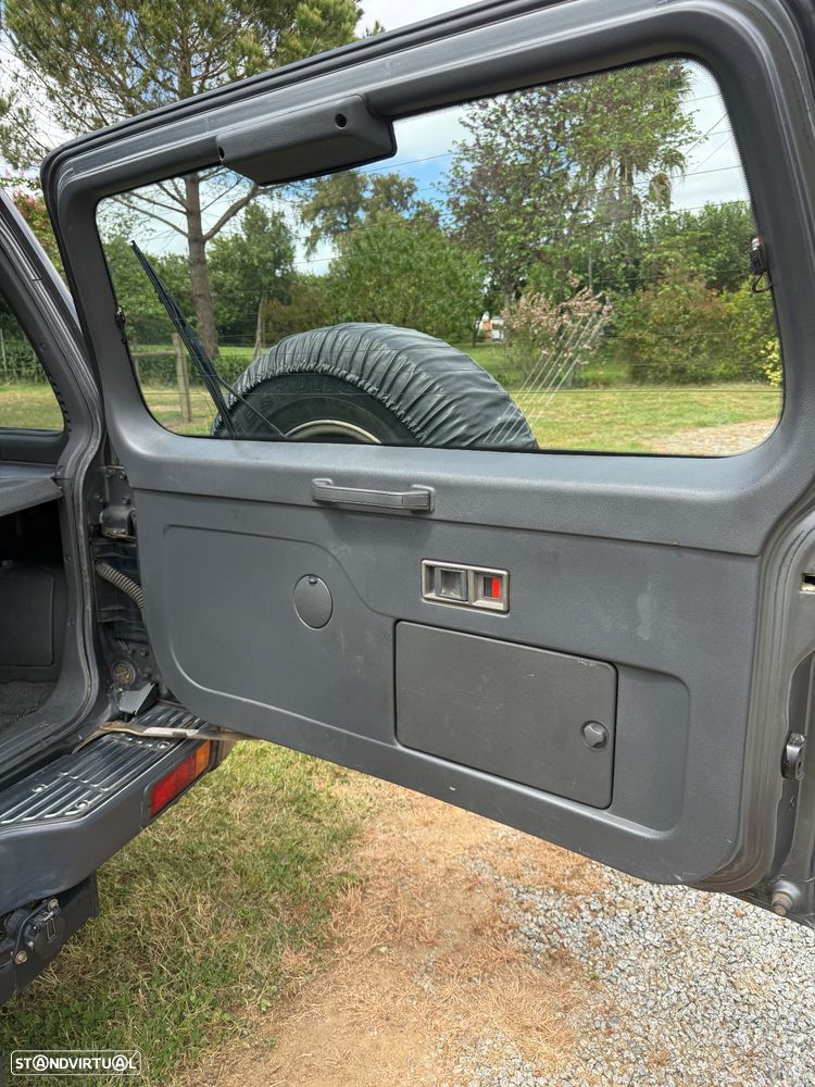 Mitsubishi Pajero - 12