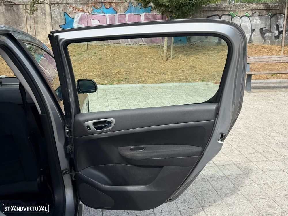 Peugeot 307 1.4 HDi Premium - 33