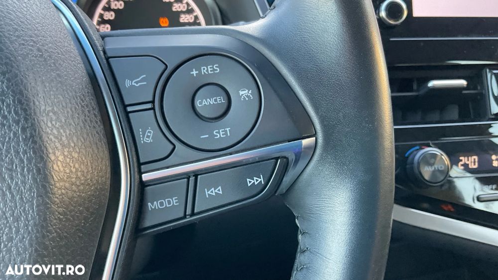 Toyota Camry 2.5 Hybrid Business - 21