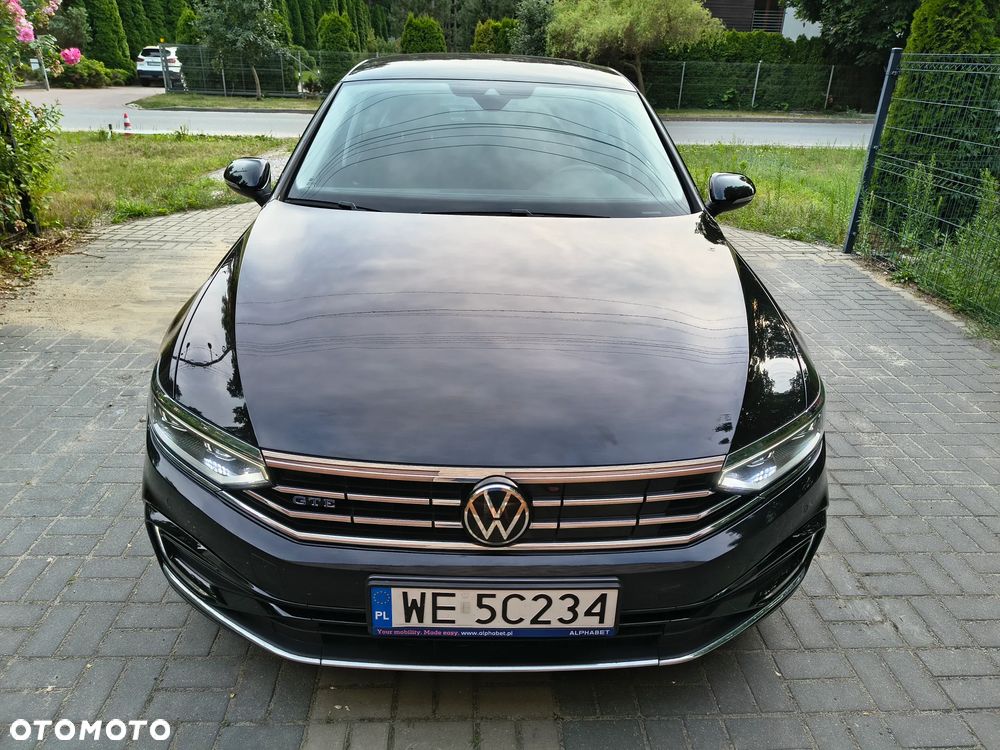 Volkswagen Passat - 2