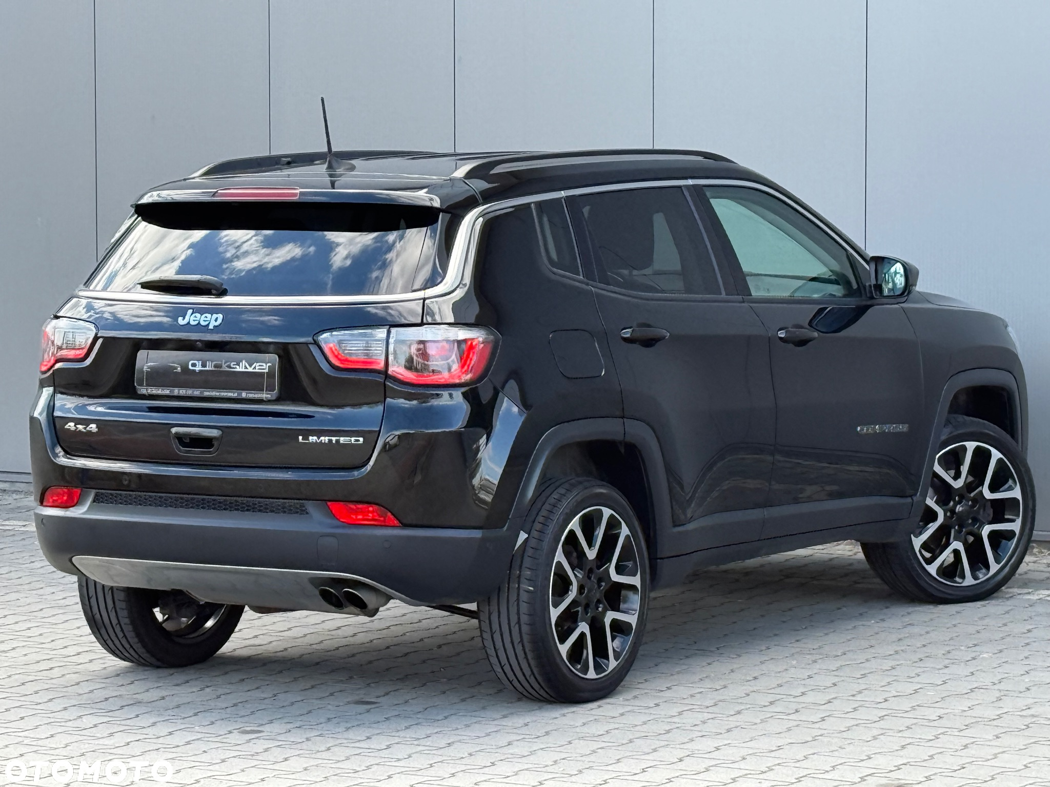 Jeep Compass - 11