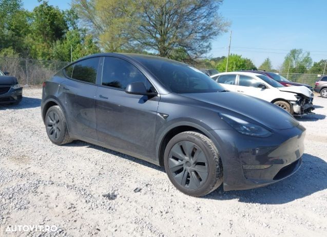 Tesla Model Y Long Range RWD - 1