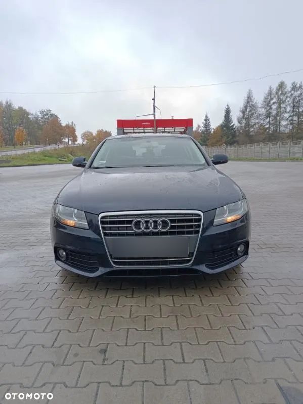 Audi A4 Limousine - 1