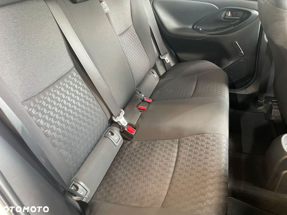 Toyota Yaris - 12