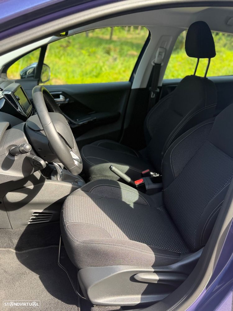 Peugeot 208 1.2 PureTech Allure EAT6 - 8