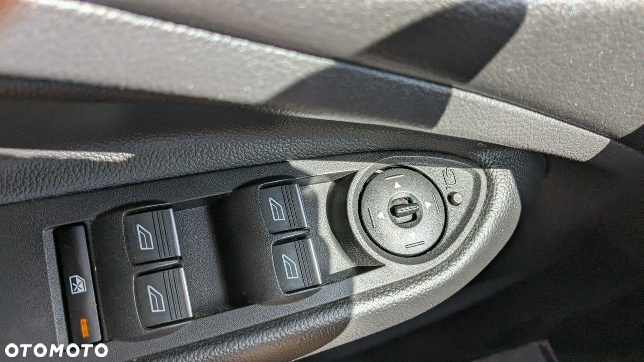 Ford Kuga - 32