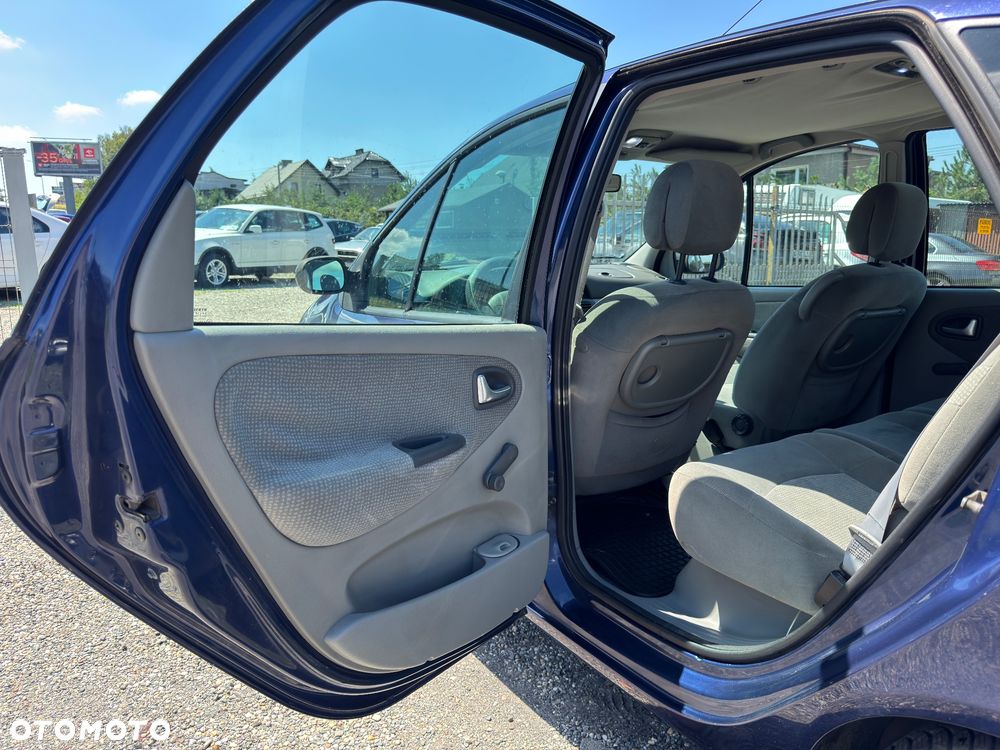 Renault Scenic 1.6 16V EXpression - 19