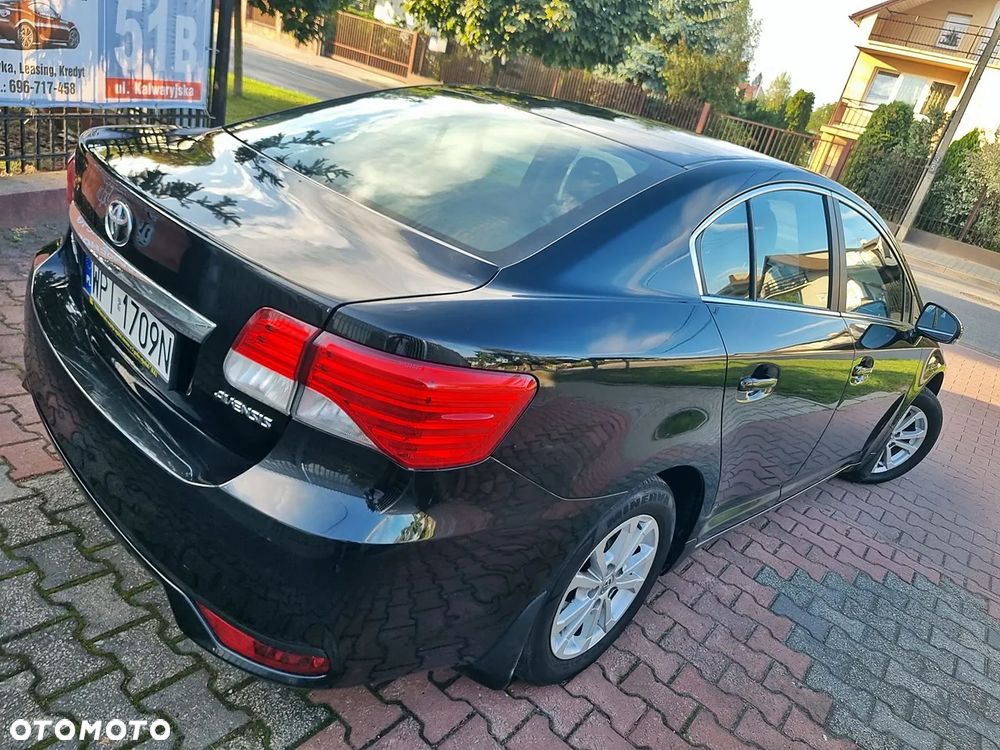 Toyota Avensis 2.0 Premium - 20