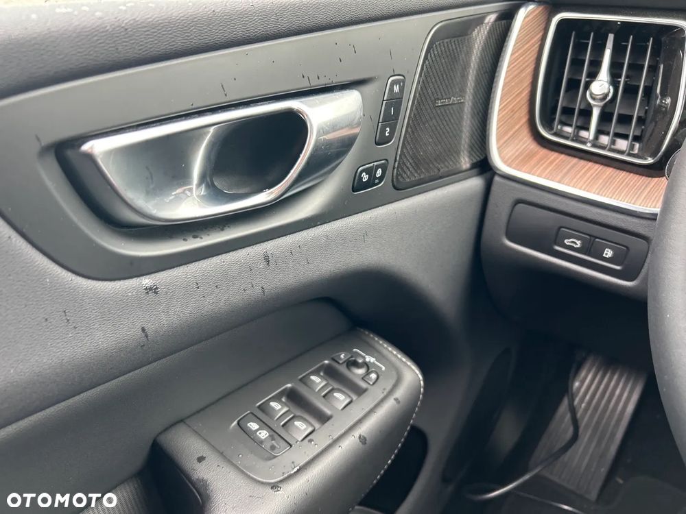 Volvo XC 60 T8 AWD Recharge Ultimate Bright - 15