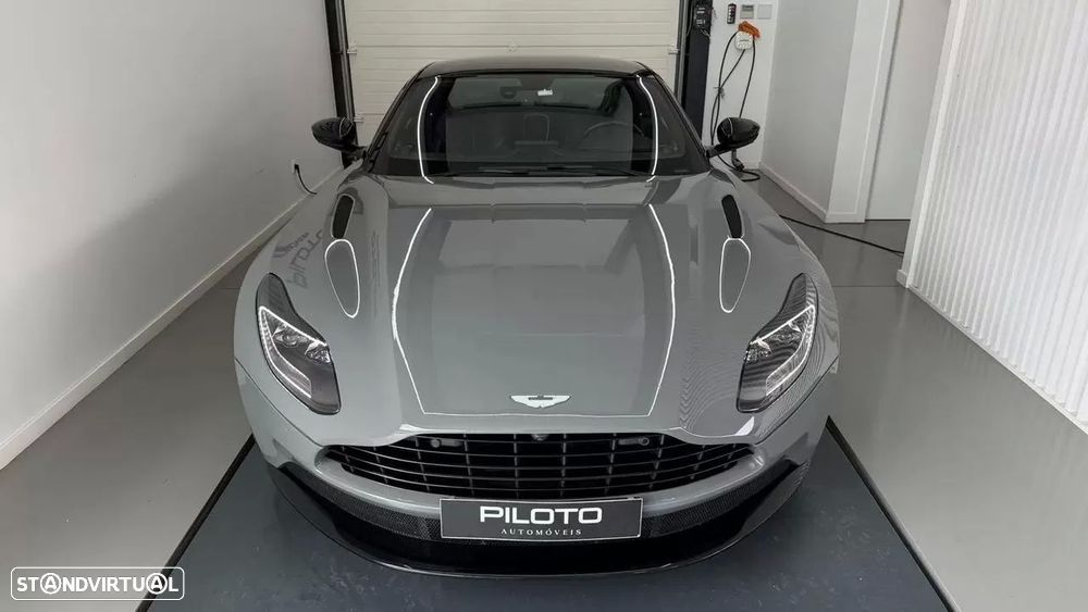 Aston Martin DB11 Coupé V8 Auto — photo 4