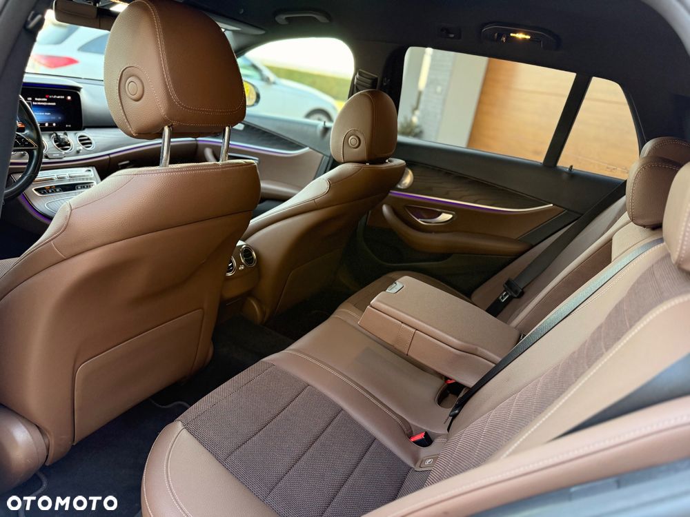 Mercedes-Benz Klasa E 300 de 9G-TRONIC - 22