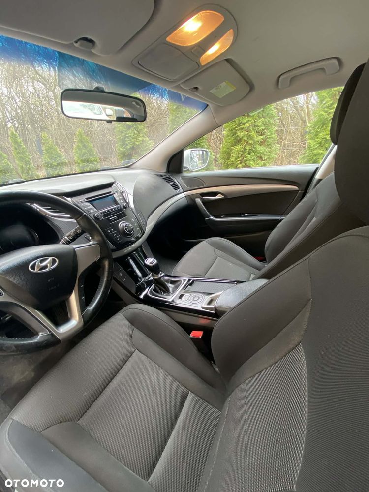 Hyundai i40 Kombi blue 1.6 Classic - 9