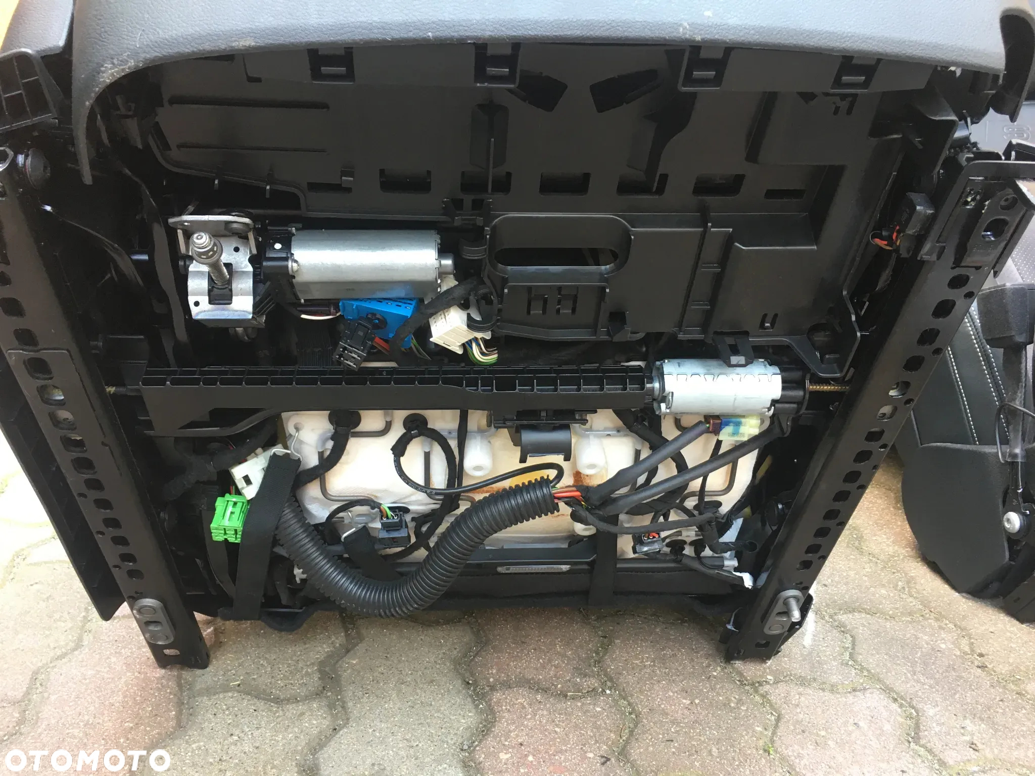 AUDI Q7 4M / S-Line / FOTEL FOTELE KANAPA BOCZKI TAPICERKA / SKÓRA CZARNA / 7 OSOBOWA / ISOFIX / ORYGINAŁ - 30