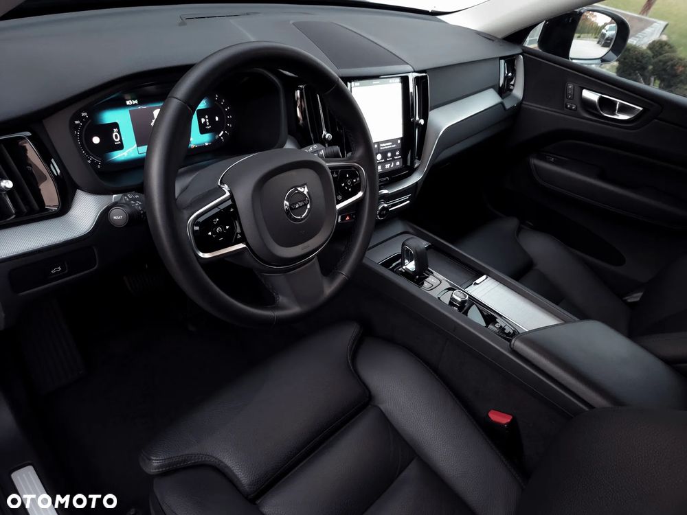 Volvo XC 60 B4 D AWD Plus Dark - 15