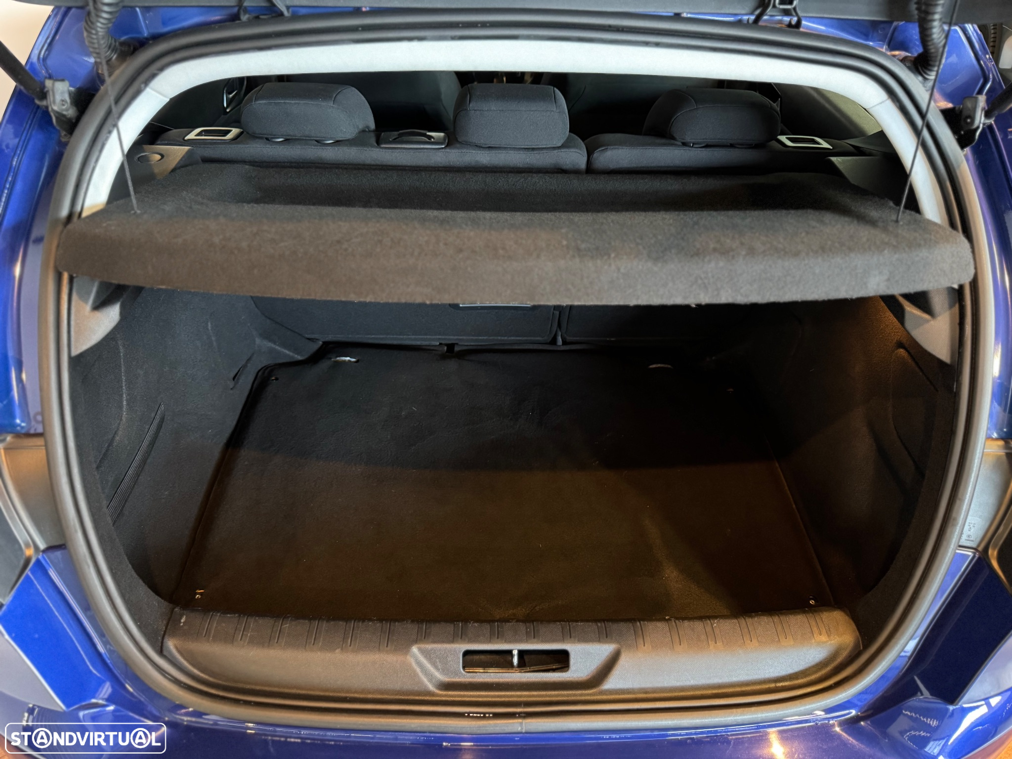 Peugeot 308 BlueHDi 130 EAT8 Style - 36