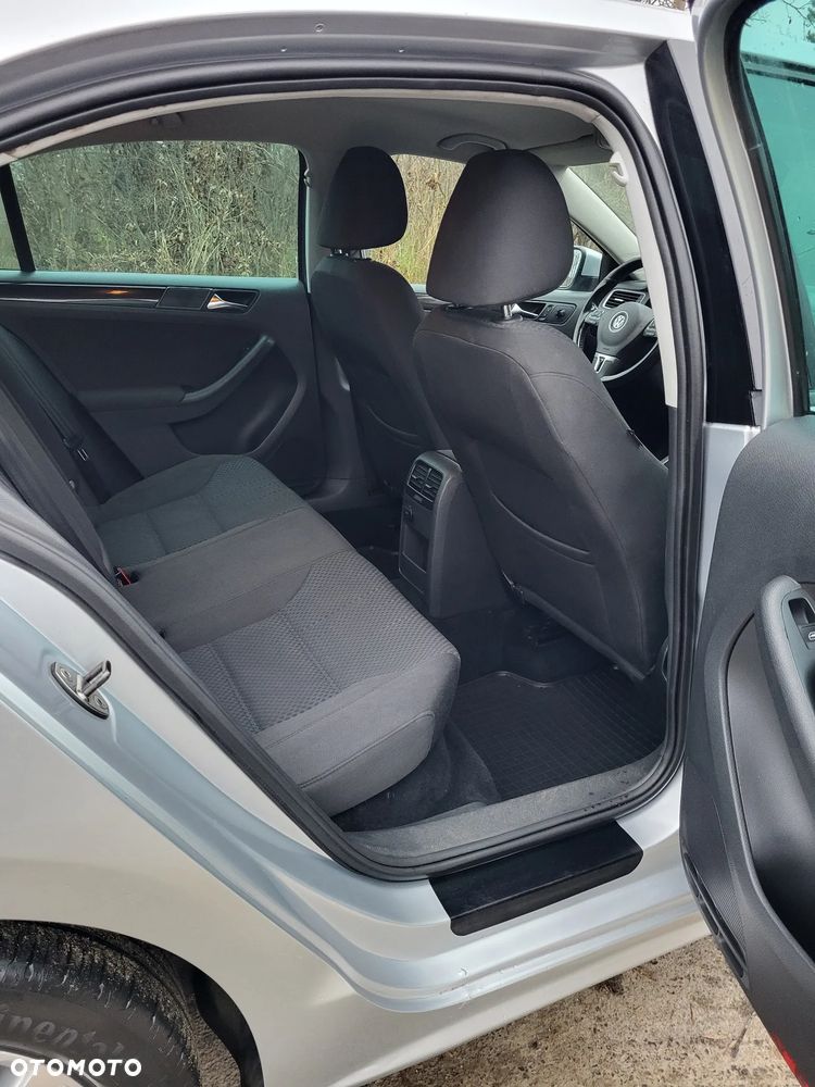 Volkswagen Jetta 1.6 TDI Blue Motion Technology Comfortline - 8