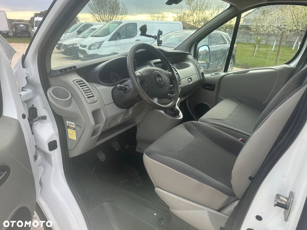 Opel Vivaro - 11