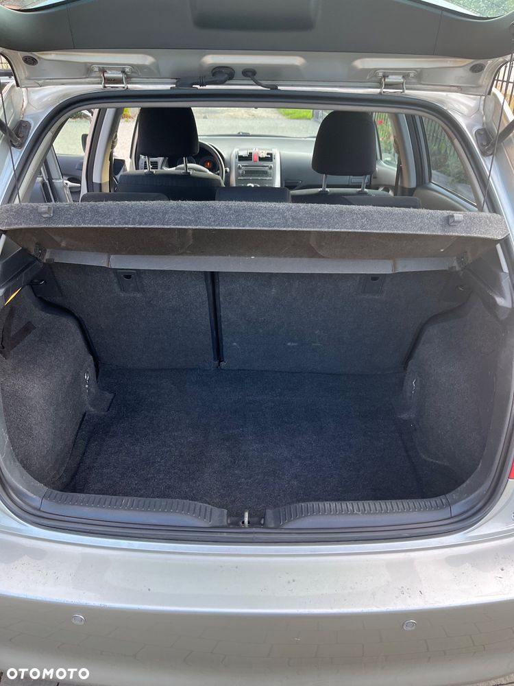 Toyota Auris 2.0 D-4D - 9