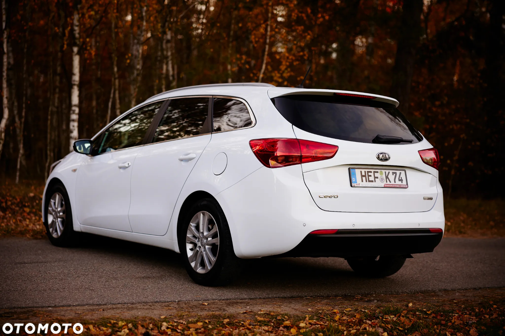 Kia Ceed 1.6 CRDi 128 ISG SW Fifa World Cup Edition - 4