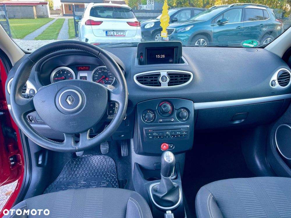 Renault Clio 2009 photo 2
