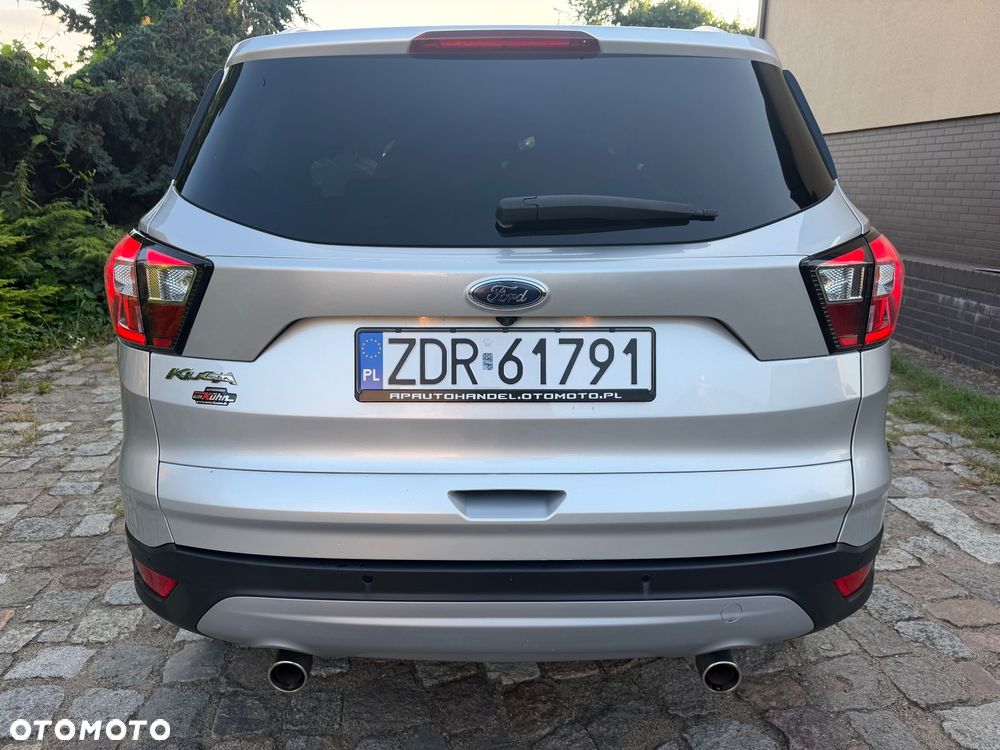 Ford Kuga 2.0 TDCi 2x4 Titanium - 5