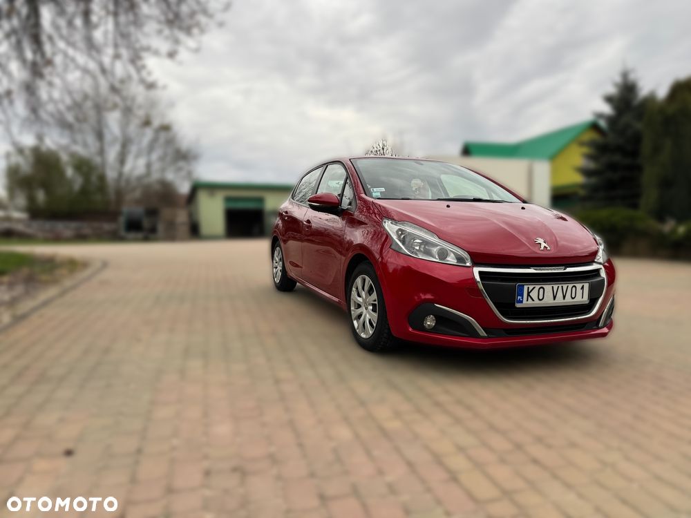 Peugeot 208 - 1