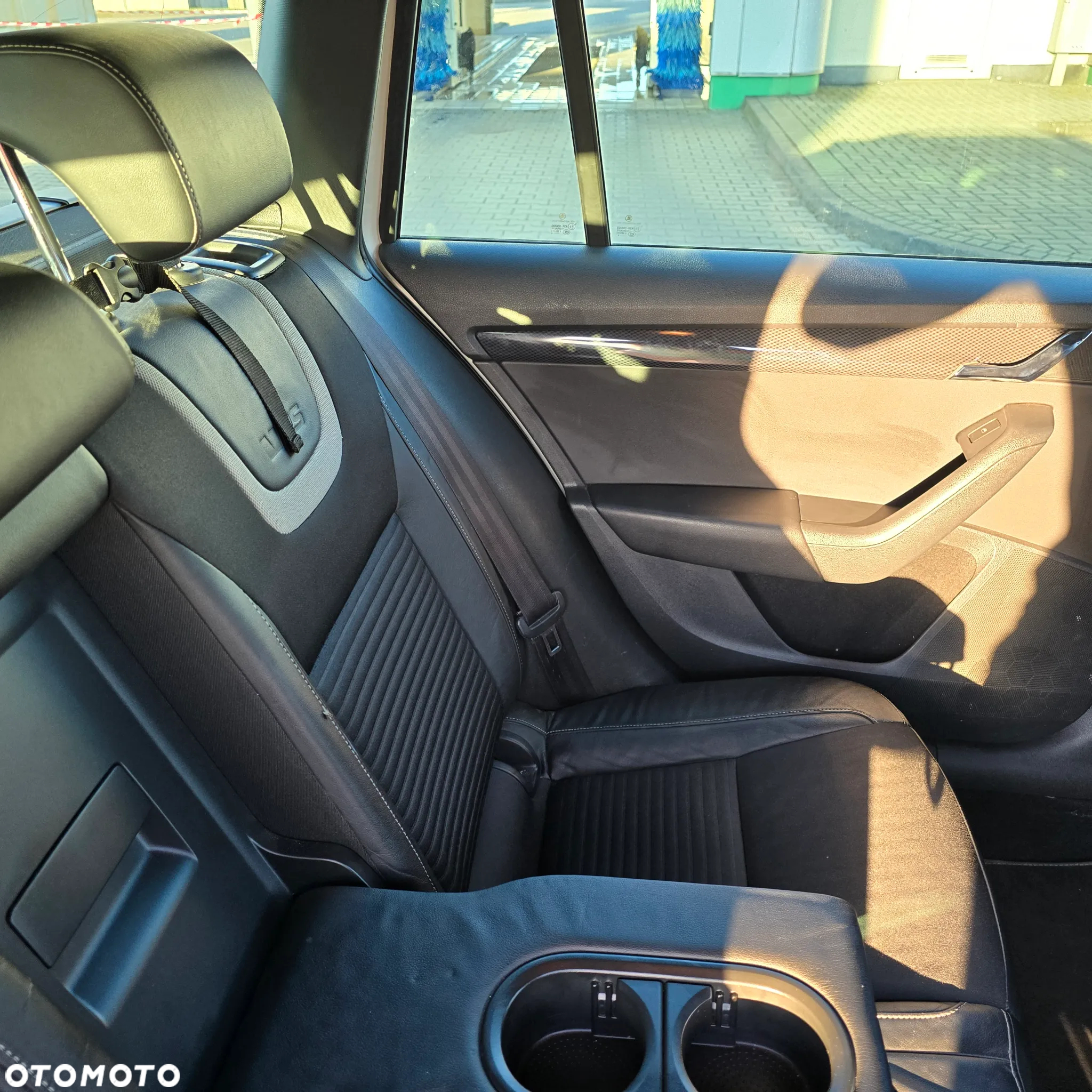 Skoda Octavia Combi 2.0 TDI RS - 23