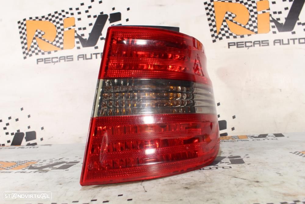 Farolim Direito Mercedes-Benz B-Class (W245)  A1698202664 / Chassi Pas - 4