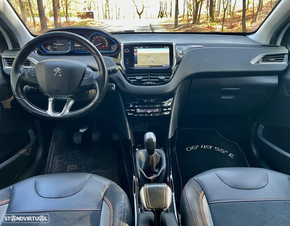 Peugeot 2008 1.2 PureTech Crossway - 4