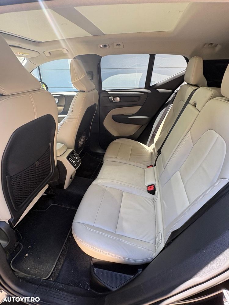 Volvo XC 40 T3 AT8 Momentum Pro - 10