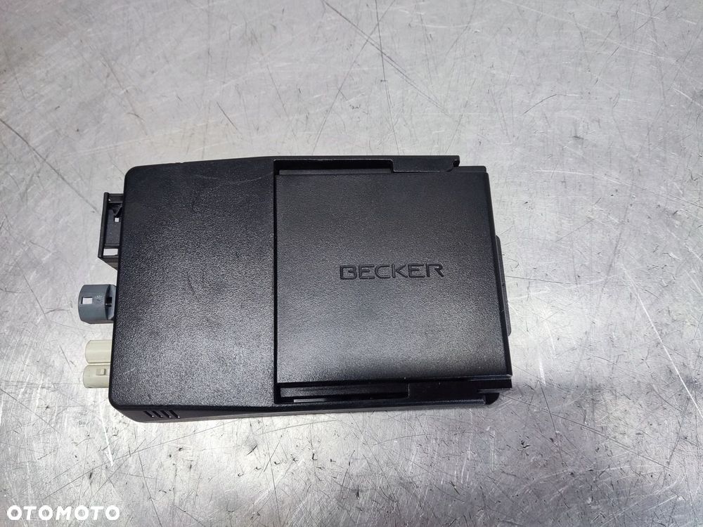 MERCEDES C KLASA W204 MODUŁ NAWIGACJI BECKER UCHWYT A1728100011 A1669008808 - 2