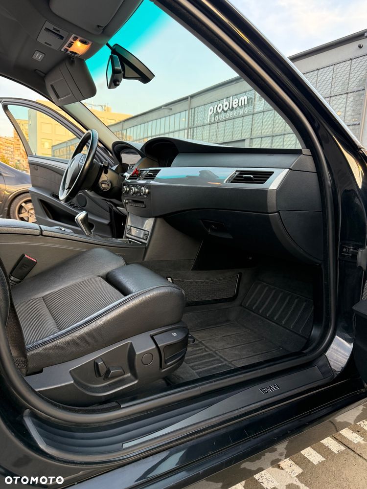 BMW Seria 5 525d - 16