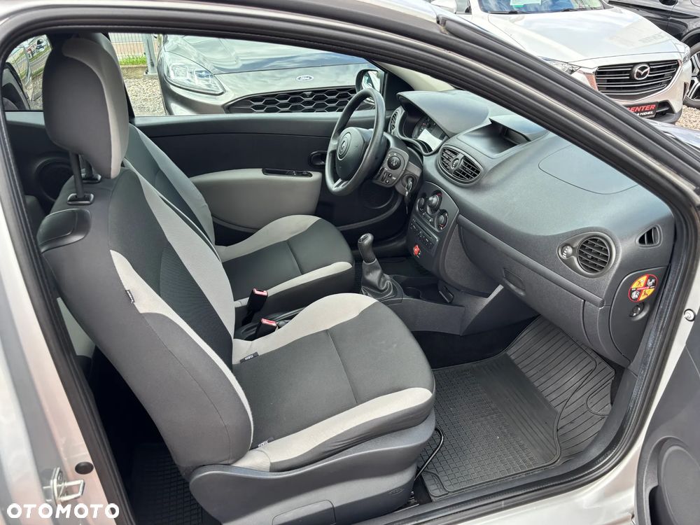 Renault Clio 1.2 16V 75 Dynamique - 12