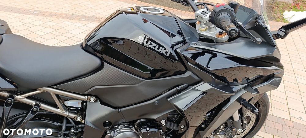 Suzuki GSX - 21