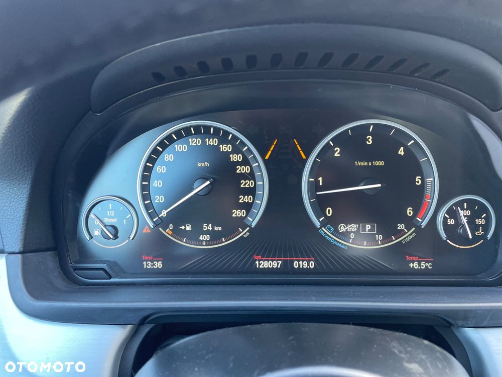 BMW Seria 5 535d Sport-Aut Luxury Line - 7