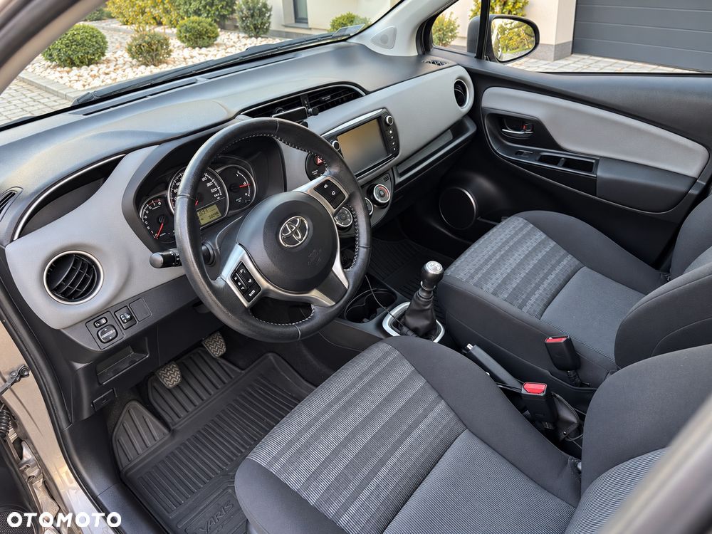 Toyota Yaris 1.33 Premium EU6 - 13