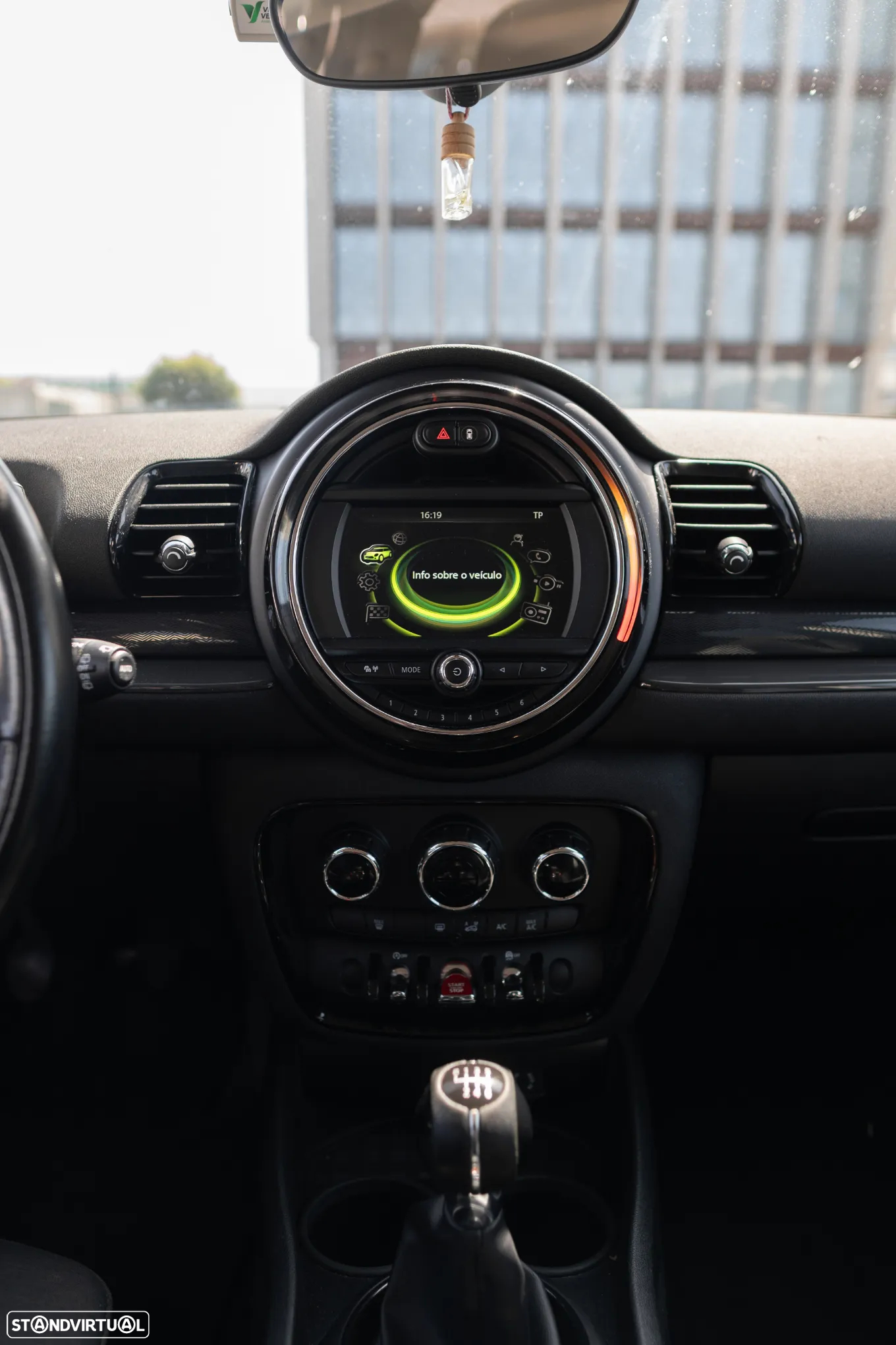 MINI Clubman Cooper D - 16