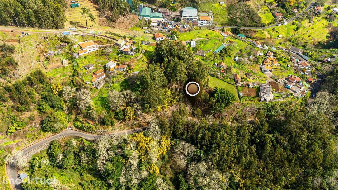 Terreno localizado na Camacha, com área total de 1.430 m2 - Grande imagem: 5/9
