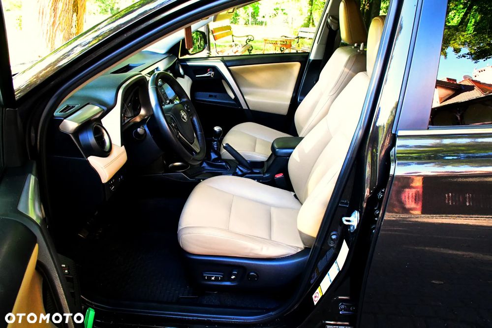 Toyota RAV4 2.0 D-4D 4x4 Executive - 16