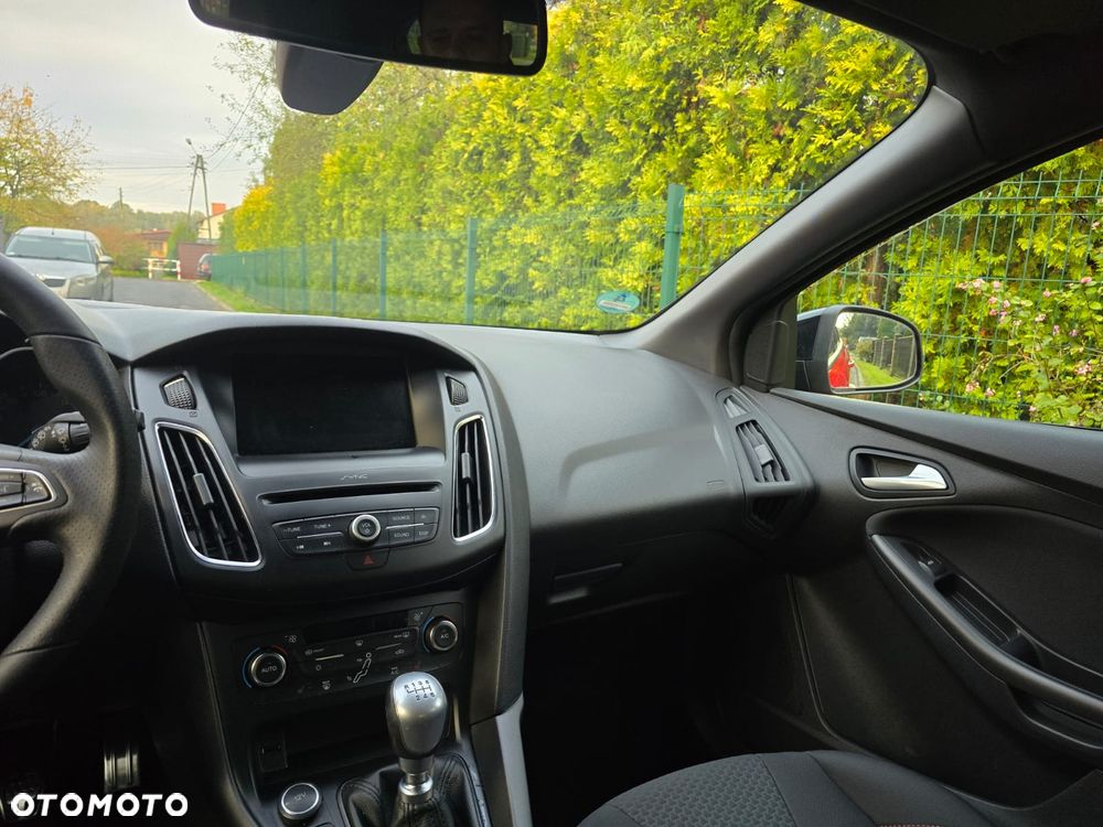 Ford Focus 1.0 EcoBoost STart-Stopp-System ST-LINE X - 28
