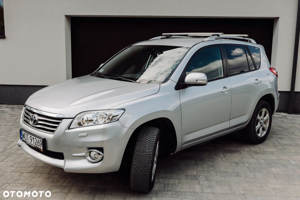Toyota RAV4 - 1