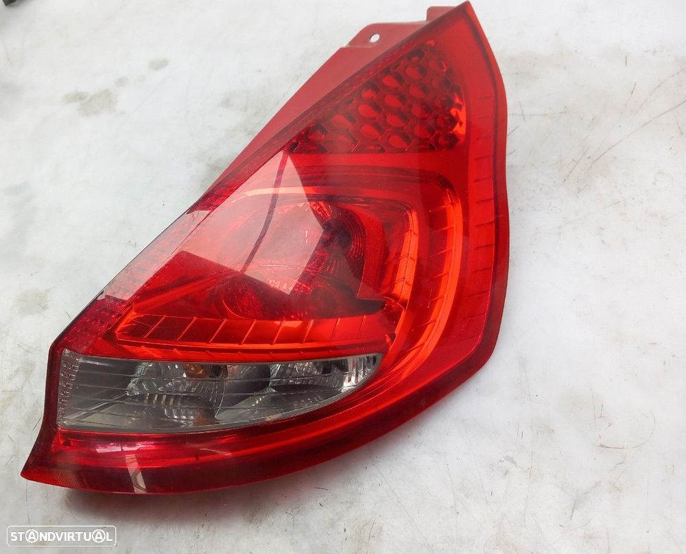 Farolim direito FORD Fiesta VI (CB1, CCN) - 1