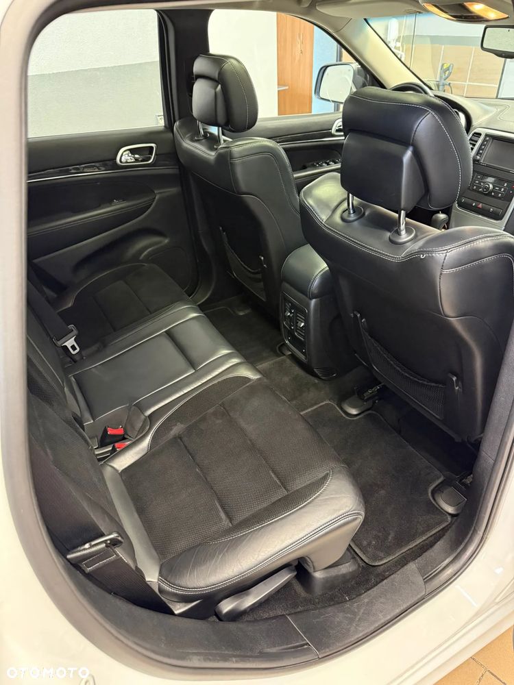 Jeep Grand Cherokee 6.4 V8 SRT8 Alpine - 17