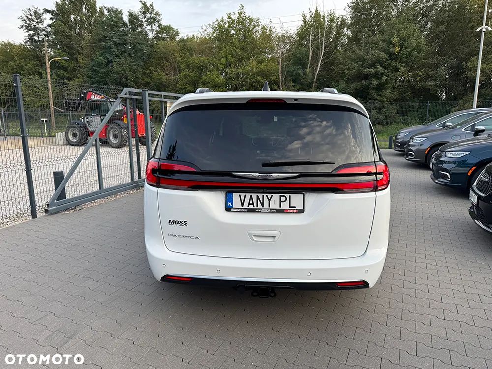 Chrysler Pacifica - 28