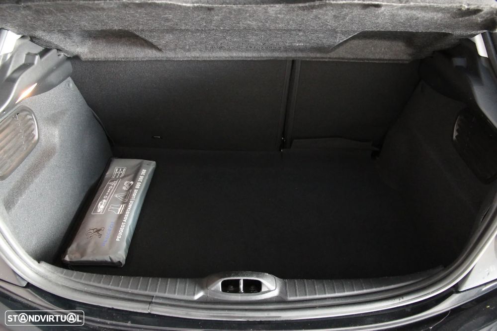 Peugeot 208 1.2 PureTech Style - 23