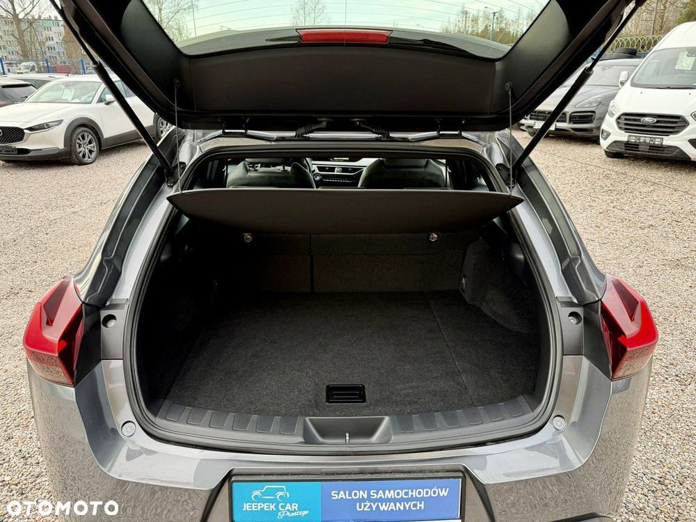 Lexus UX - 38