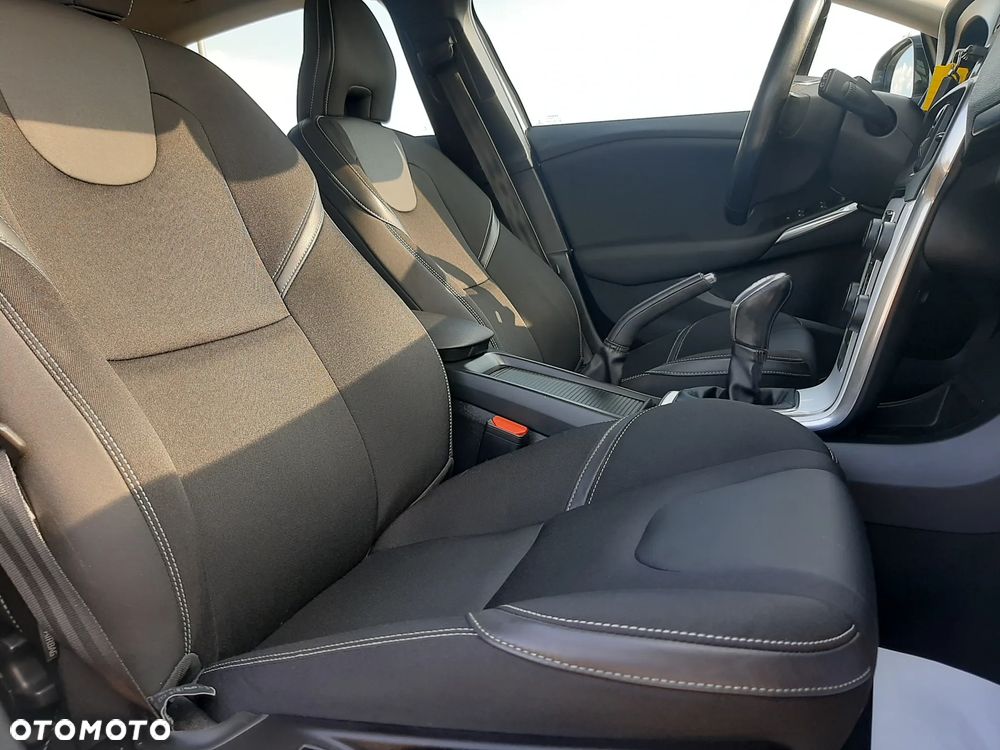 Volvo V40 D2 - 28