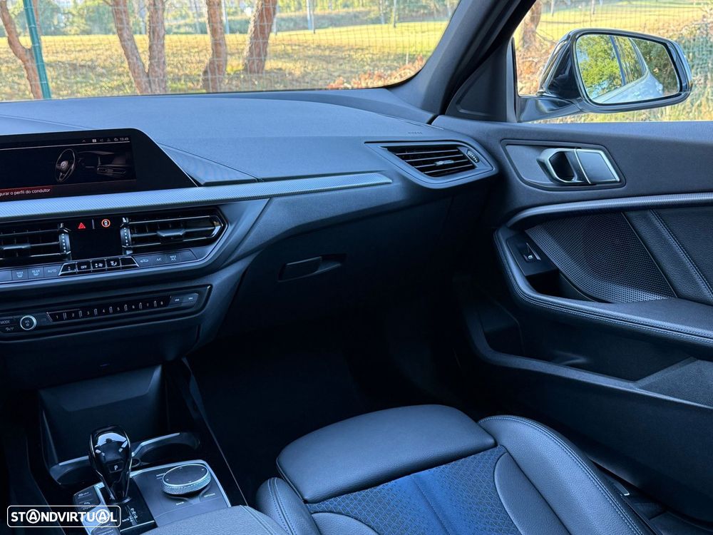 BMW 118 i Pack Desportivo M Auto - 29